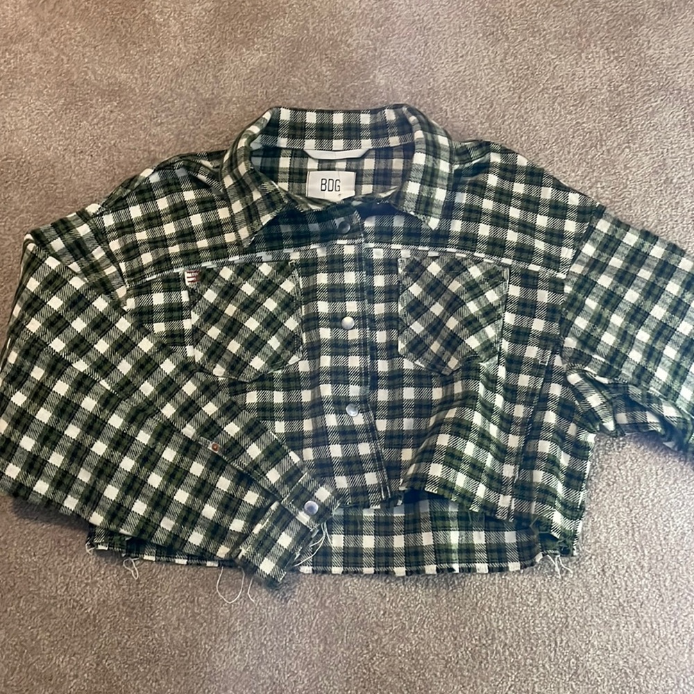 urban outfitters green cropped flannel